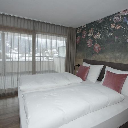 Hotel Goldener Adler Curon Venosta Ngoại thất bức ảnh