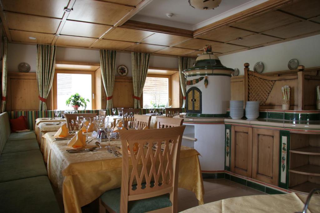 Hotel Goldener Adler Curon Venosta Ngoại thất bức ảnh